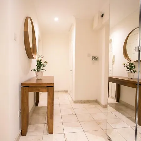 St Stephen's Green District Apartment *