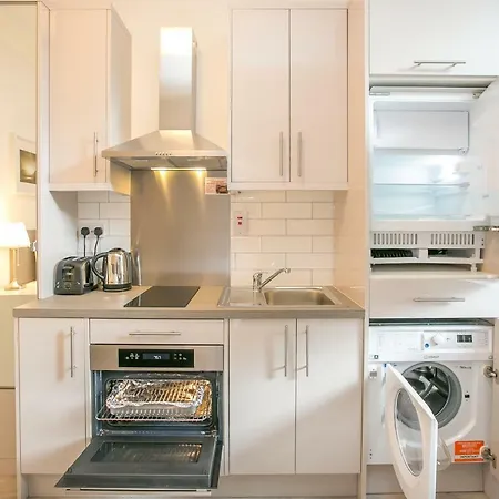 St Stephen's Green District Apartment *